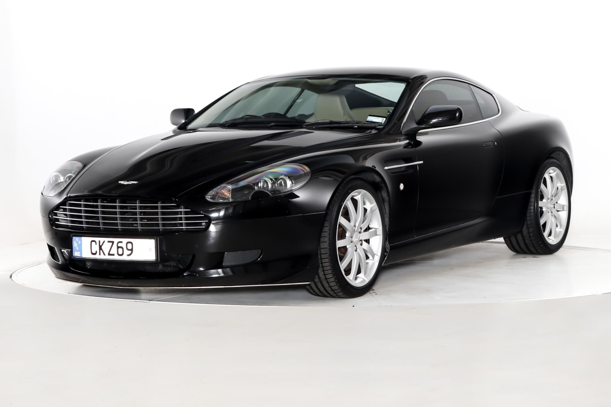 Aston Martin DB9