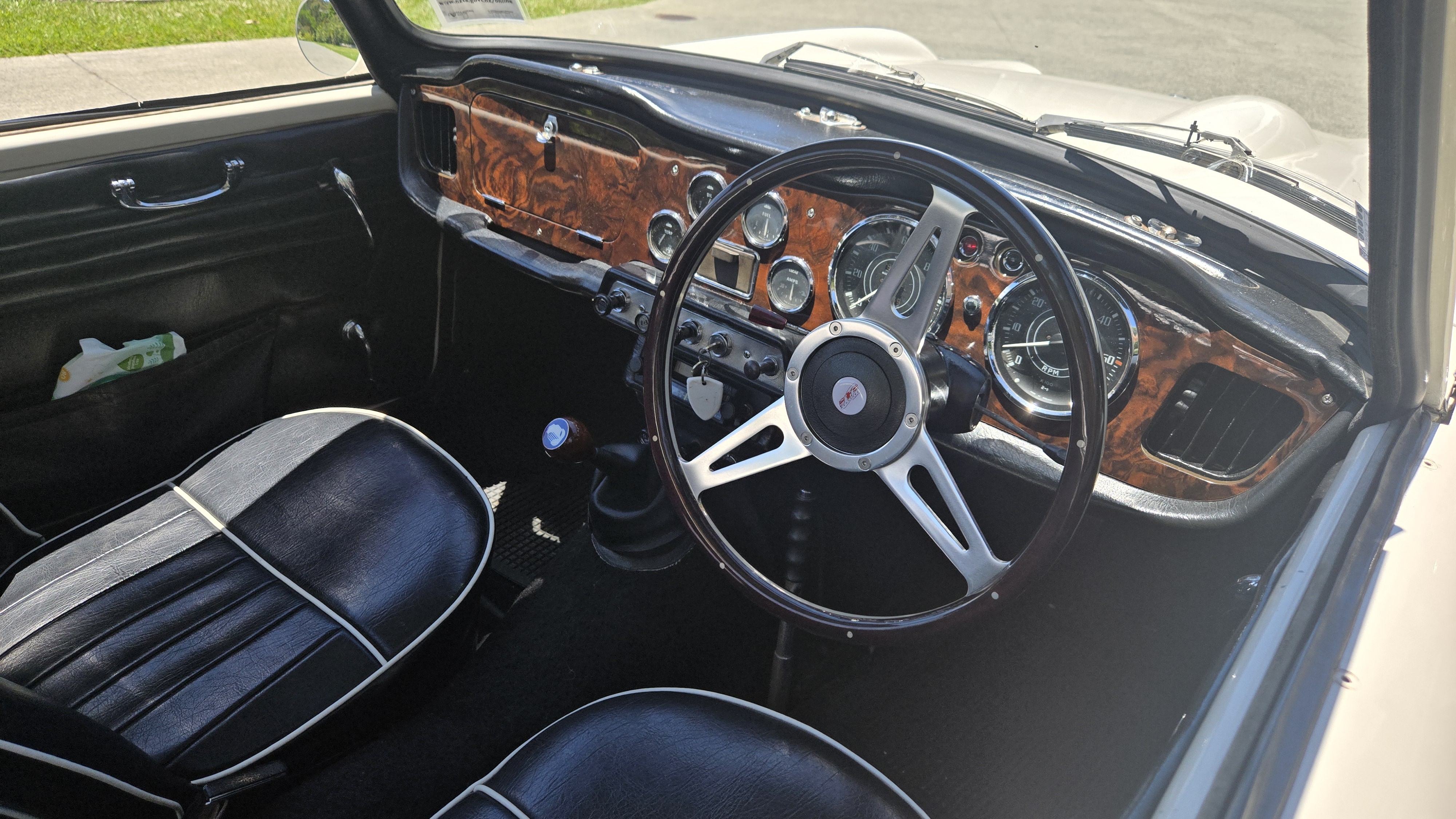 Triumph TR4 interior